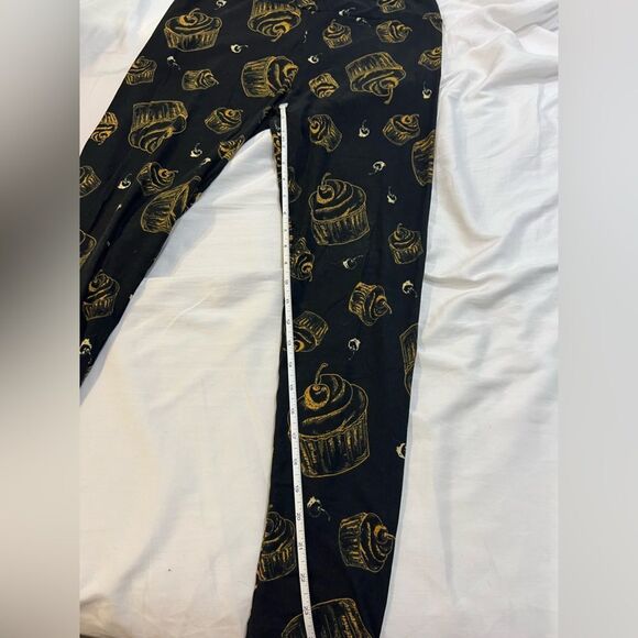 Lularoe Tall Curvy Leggings Cupcakes - Picture 5 of 6